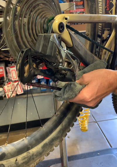 How to Remove Excess Chain Lube