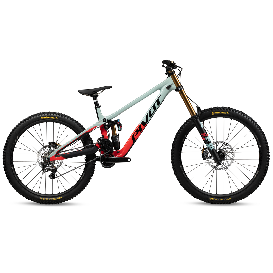 giant bicycles phoenix Pivot Phoenix V5 Pro Saint