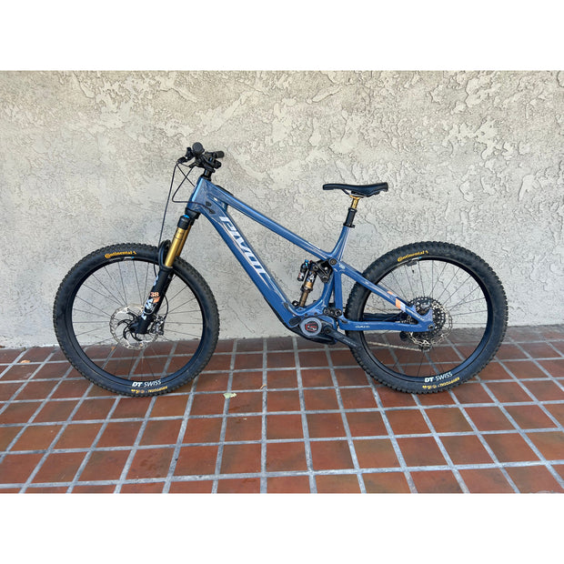 Pivot Shuttle LT Pro X0 Eagle w/ Mixed Alloy Wheels, XL Demo Bike, Non Drive Side Full View
