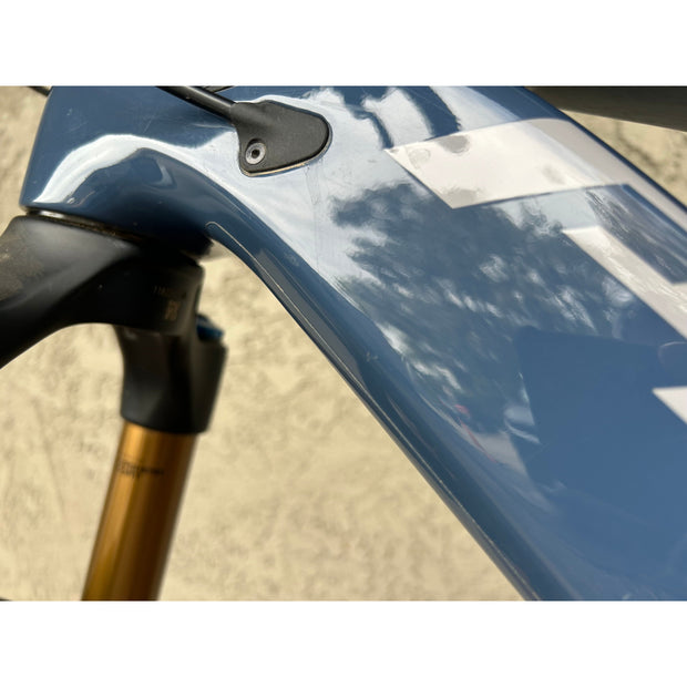 Pivot Shuttle LT Pro X0 Eagle w/ Mixed Alloy Wheels, Large Demo Bike, Non Drive Side Downtube Blem