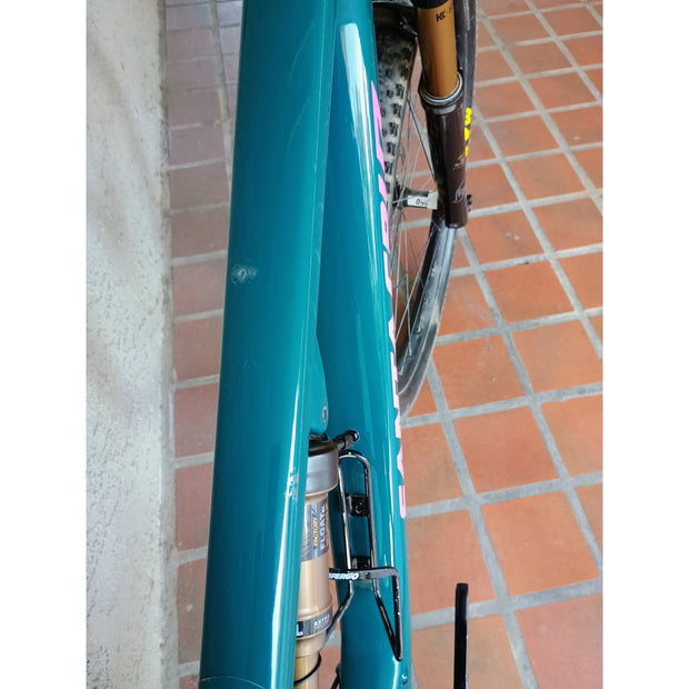 2025 Santa Cruz Blur CC X0 AXS TR RSV, Demo Bike, top tube with damage to film