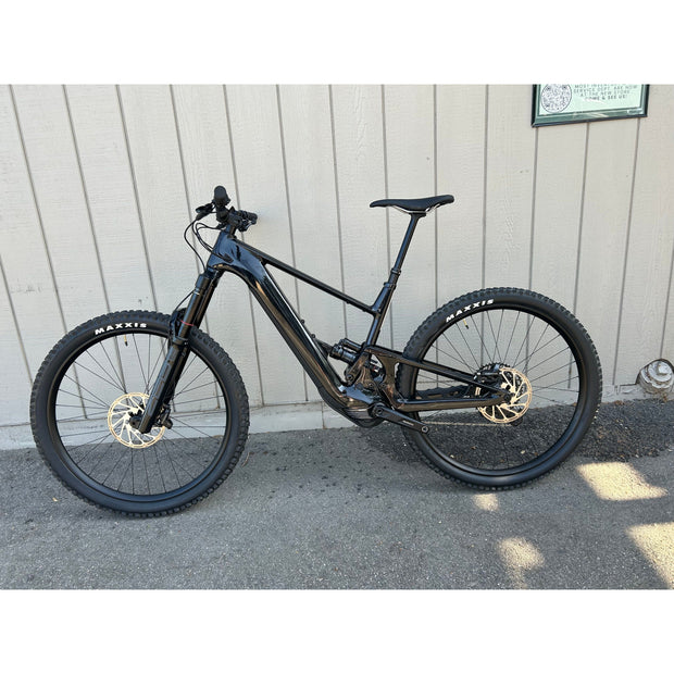 2024 Scor 4060 Z LT NX Black Large, Returned, Full View Non Drive Side