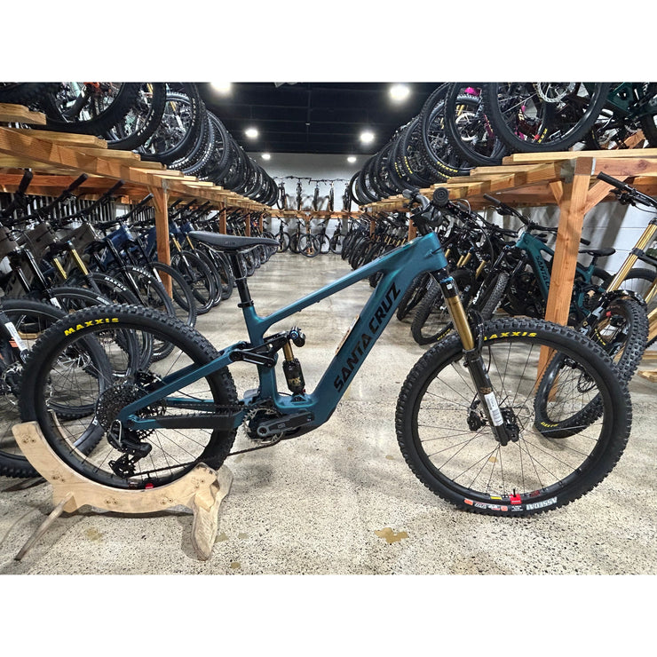 2026 Santa Cruz Bullit 4 CC MX X0 AXS RSV, Medium Blem Bike - w/ Kiox 400C Display, Drive Side Full View