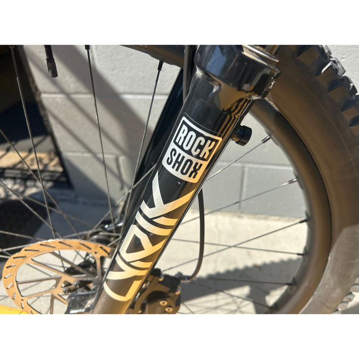 2025 Santa Cruz Heckler SL CC MX X0 AXS RSV Medium, Demo Bike, Non Drive Side Fork Blemishes