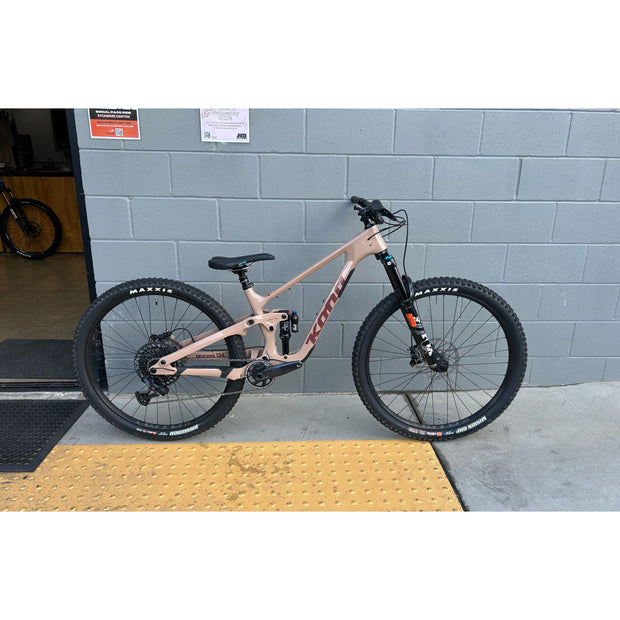 Kona 36e Process 134 CR, Return, Full View Drive Side