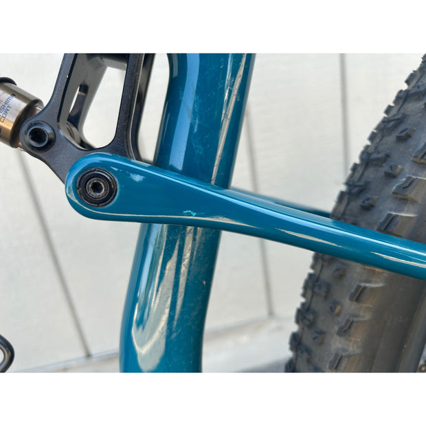 2025 Santa Cruz Blur CC X0 AXS TR RSV, Demo Bike, Non Drive Side Seat Stay Blem (1)