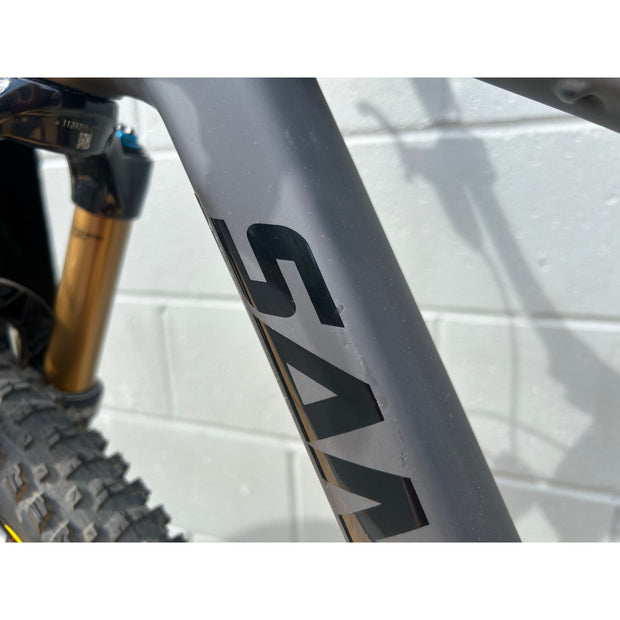 2025 Santa Cruz Blur CC X0 AXS TR RSV, Demo Bike, Non Drive Side Downtube Blem