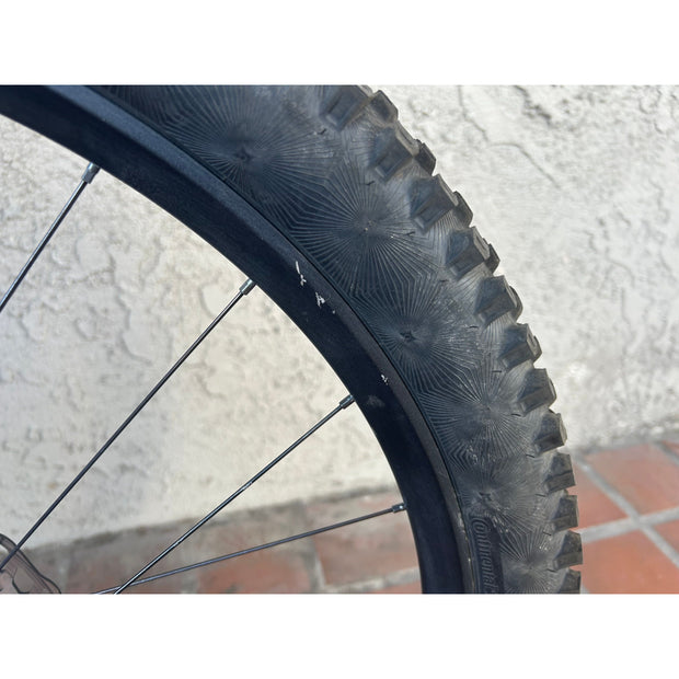 Pivot Shuttle LT Pro X0 Eagle w/ Mixed Alloy Wheels, Medium Demo Bike, Drive Side Front Wheel Scratches