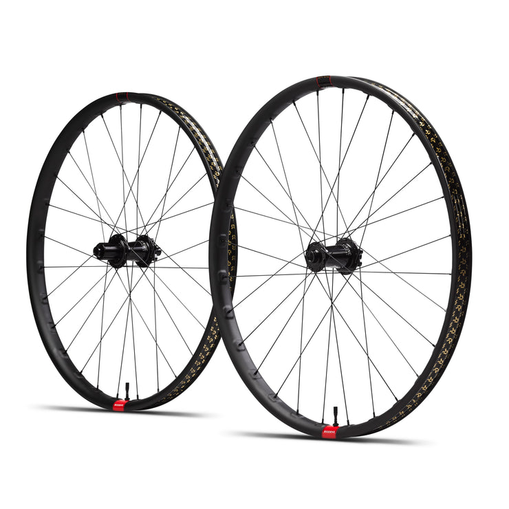 Reserve E-MX 30 HD, i9 1/1, 6-Bolt 110XD, Mixed Wheels, e-Bike Mountain Bike Wheelset, full view.