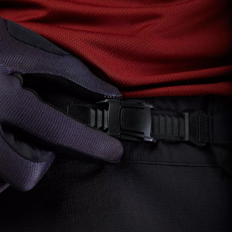 Fox Men's Ranger Mountain Bike Pant, view of belt closure