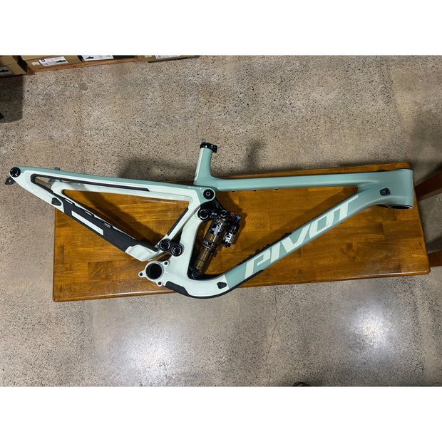 Pivot Trailcat LT Frame , Drive Side View
