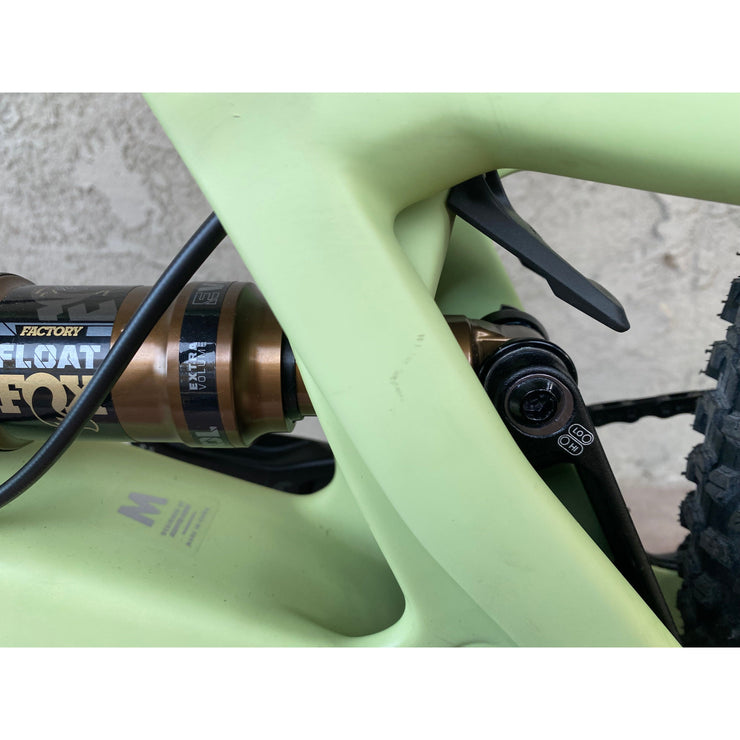 2024 Juliana Joplin 4 CC 29 X0 AXS, Medium — BLEM bike, seat tube blemish view.