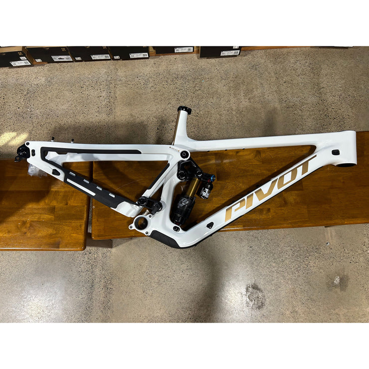 Pivot Firebird Frame, Full View