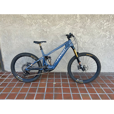 Pivot Shuttle LT Pro X0 Eagle w/ Mixed Alloy Wheels, XL Demo Bike, Drive Side Full View