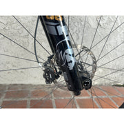 2025 Santa Cruz Vala 1 CC MX  X0 AXS RSV, XL Demo Bike, Drive Side Fork Blems