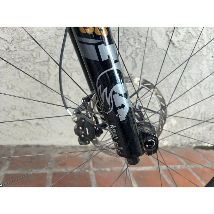 2025 Santa Cruz Vala 1 CC MX  X0 AXS RSV, XL Demo Bike, Drive Side Fork Blems