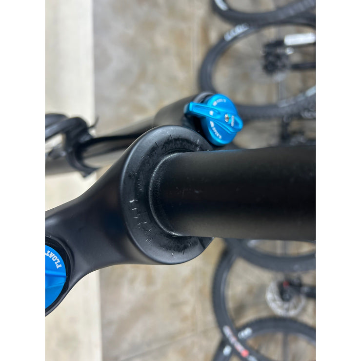 2025 Fox Performance 36 FLOAT 29" 160mm GRIP, Take-off, Crown Race Blemishes (1)