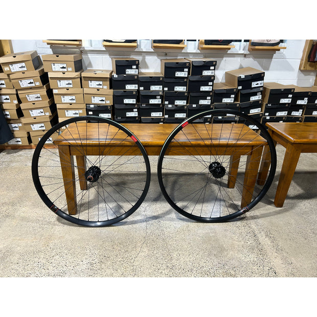 Reserve AL HD Mixed Wheel Set w/ eThirteen Hubs, Take Off, Full View