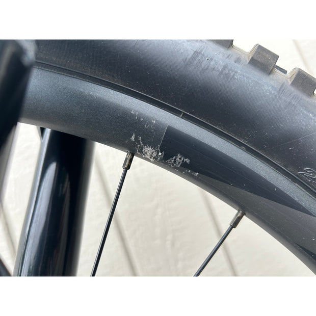 Giant Trance 29 2 Large - DEMO, Front Wheel Blemish Non Drive-Side (3)