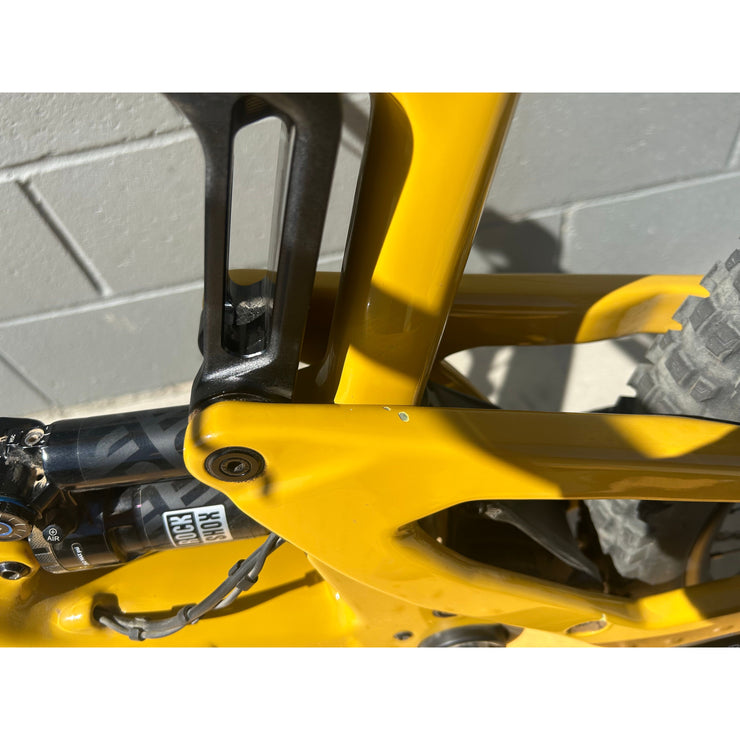 2025 Santa Cruz Heckler SL CC MX X0 AXS RSV Medium, Demo Bike, Non Drive Side Seat Stay Blemish (1)