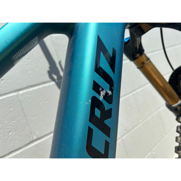 2026 Santa Cruz Bullit 4 CC MX X0 AXS RSV, XL Demo Bike, Drive Side Downtube Scratches (2)