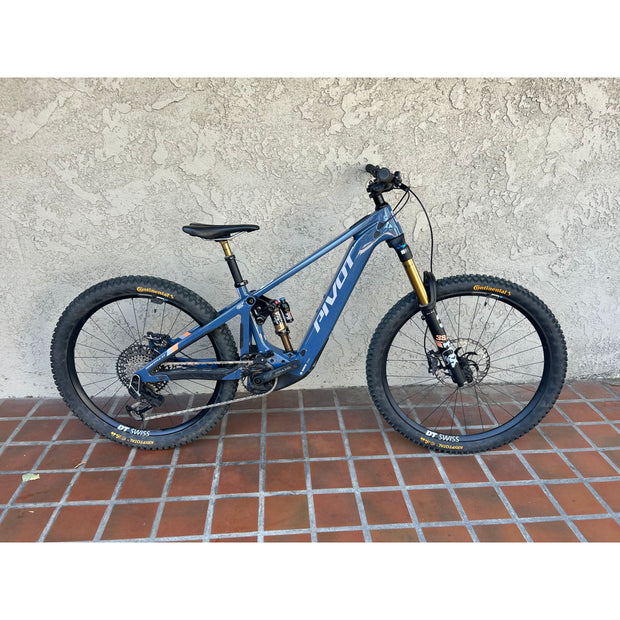 Pivot Shuttle LT Pro X0 Eagle w/ Mixed Alloy Wheels, Small Demo Bike, Drive Side Full View