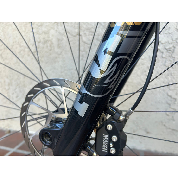 2025 Santa Cruz Hightower 4 CC 29 X0 AXS, Medium Demo Bike, Non Drive Side Fork Blem