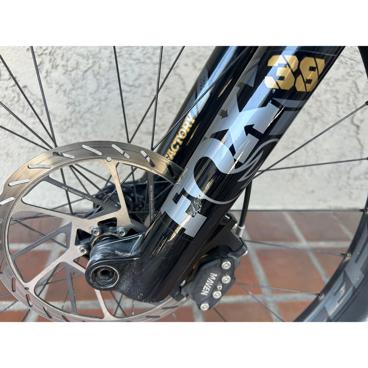 2025 Santa Cruz Megatower 2 CC 29 X0 AXS, Demo Bike, Non Drive Side Fork Blemishes