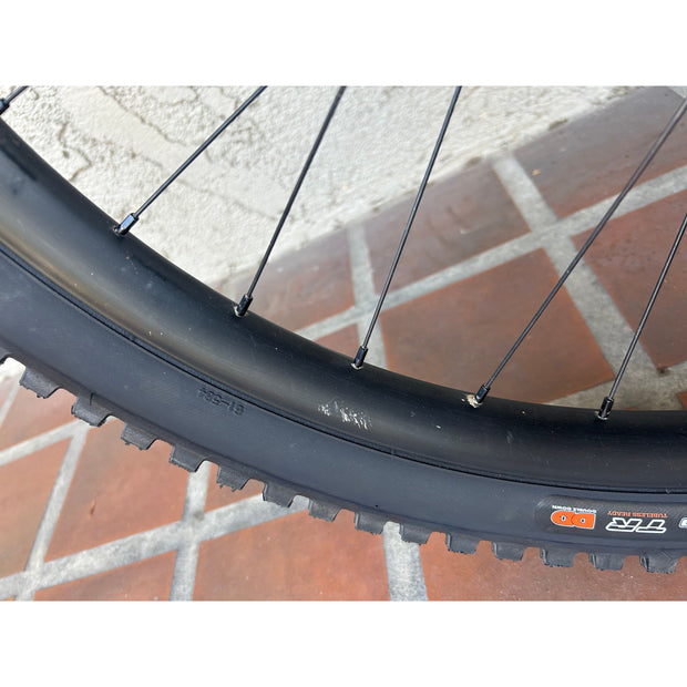 Santa Cruz Bullit 4 C MX 26 MD GX AXS, Medium Demo Bike, Drive Side Rear Wheel Scratch (1)