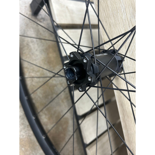 DT Swiss H1900 Hybrid Wheelset Mixed 6B MicroSpline Boost (15x110F/12x148R), Take Off, Rotor Mount View