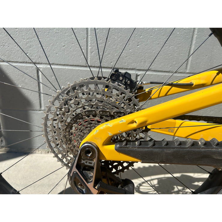 2025 Santa Cruz Heckler SL CC MX X0 AXS RSV Medium, Demo Bike, Drive Side Seat Stay Blemishes
