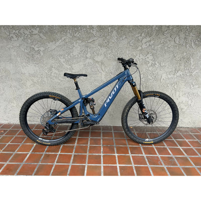 Pivot Shuttle LT Pro X0 Eagle w/ Mixed Alloy Wheels, Large Demo Bike, Drive Side Full View