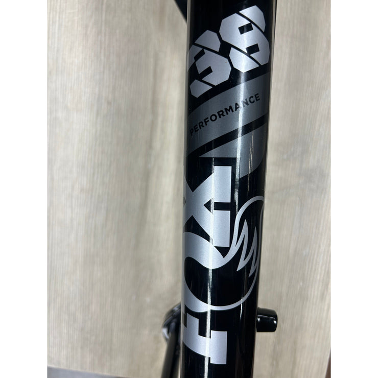 Fox 38 Performance 160mm 29" Shiny Black, Take Off, Logo View