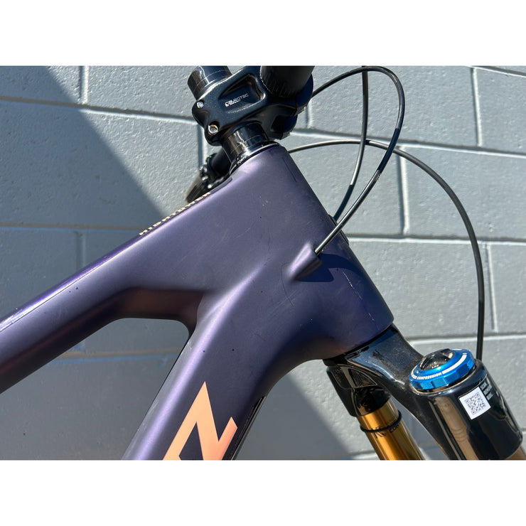 2025 Santa Cruz Hightower 4 CC 29 X0 AXS, Demo Bike, Drive Side Head Tube Blemishes