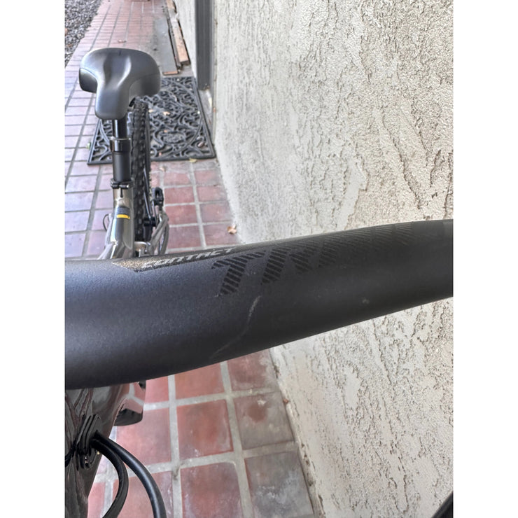 2023 Giant Reign 2, metal black, *BLEM*, handlebar view.