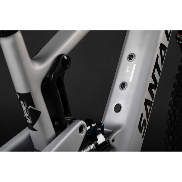 2024 Santa Cruz Heckler SL 1 C S-kit MX, matte silver, bottle cage view.