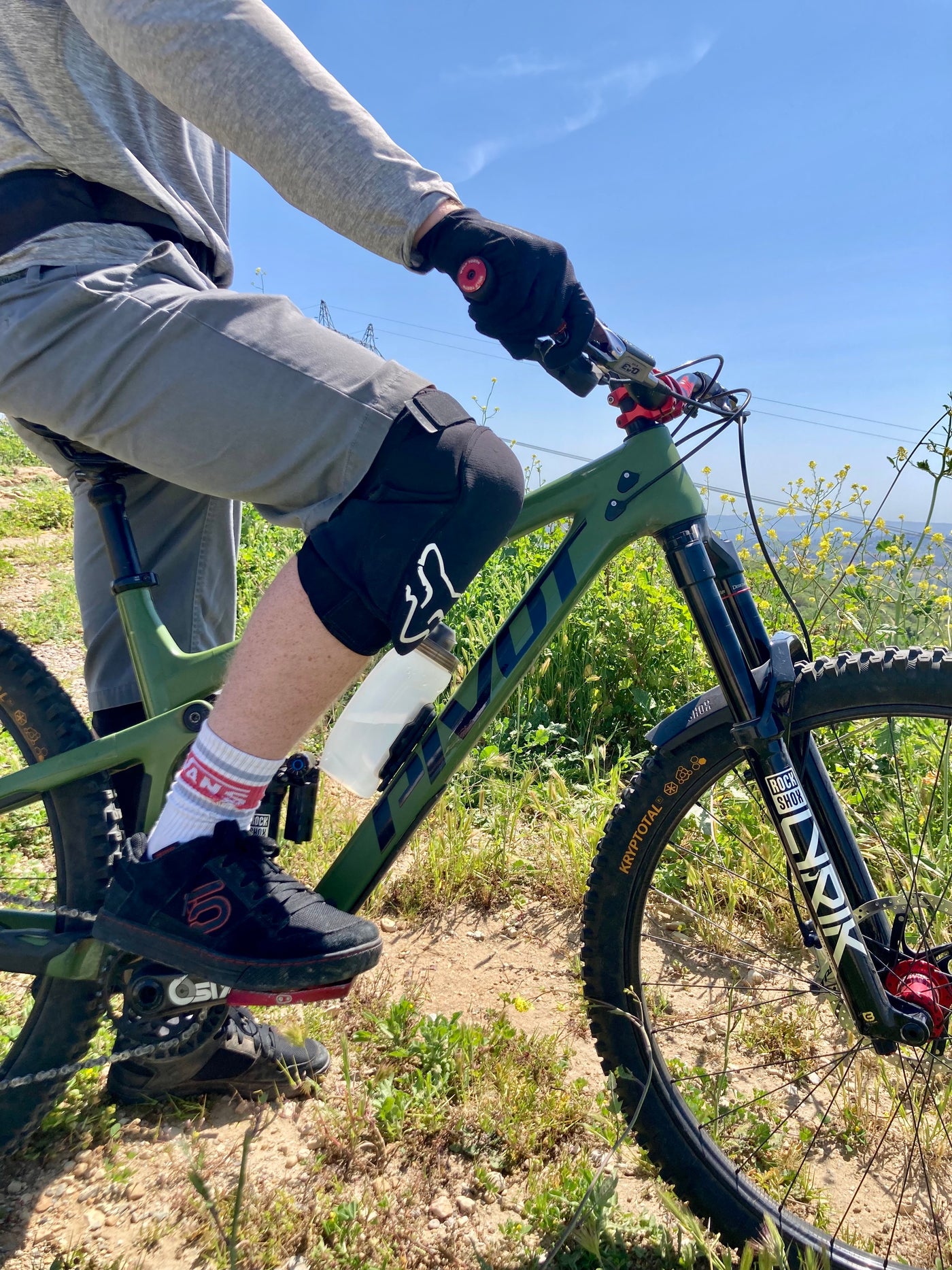 pivot bike dealers near me
