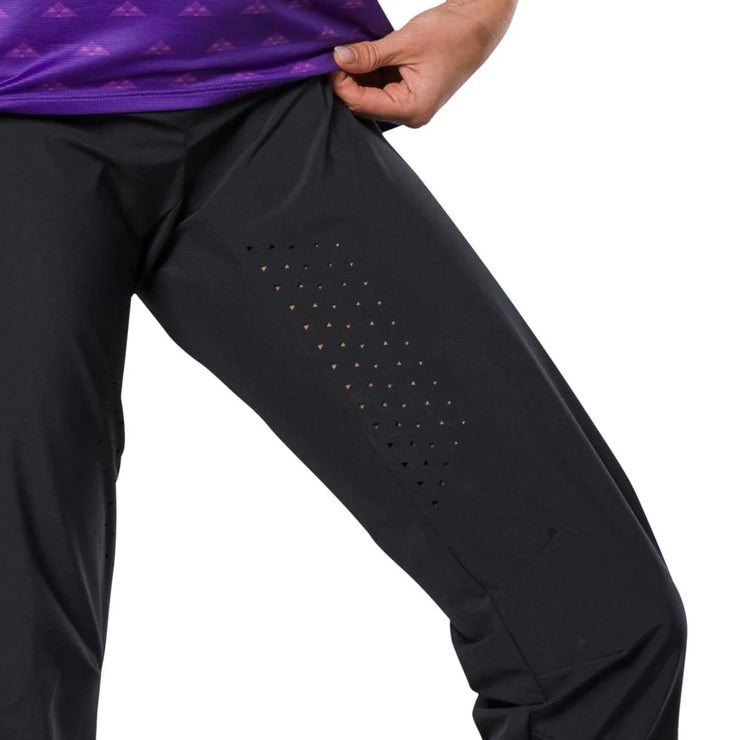 Pearl Izumi Women's Summit Pant, black, mesh panel view