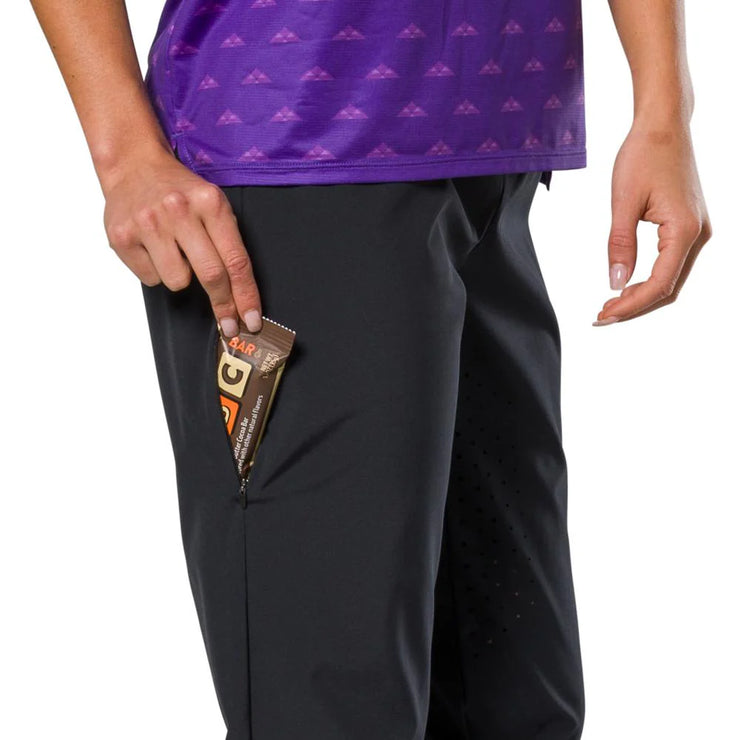 Pearl Izumi Women's Summit Pant, black, pocket view