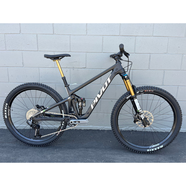 2024 Pivot Switchblade Ride GX AXS Transmission, Alloy Wheels w/ Fox Factory Fork Upgrade — Call for sale pricing