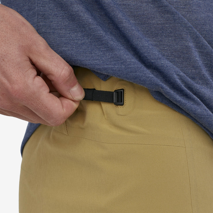 Patagonia Men's Dirt Roamer Bike Shorts, Moray Khaki, Closer view of adjustable waistband on the model