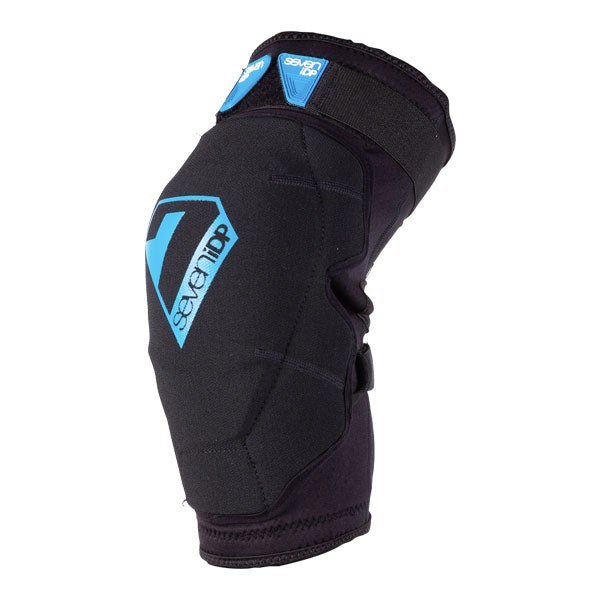 7IDP Flex Knee Guards in black/black front view