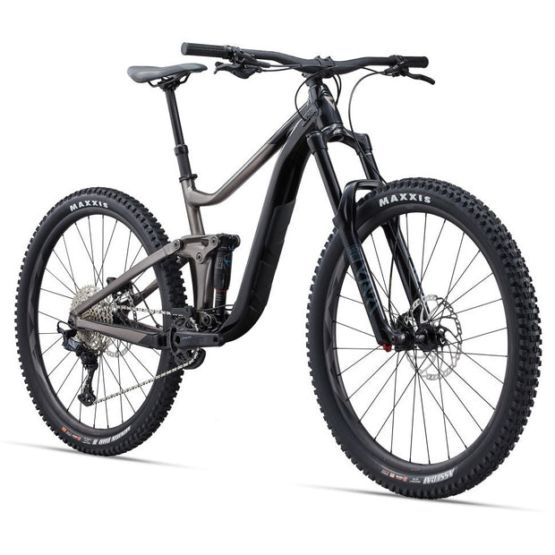 2023 Giant Reign 2, metal black, fork view.