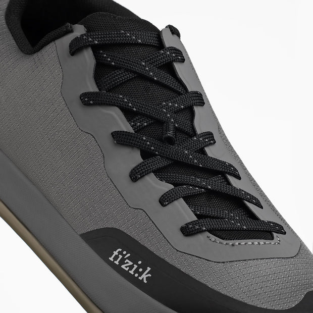 Fizik Gravita Versor Flat Mountain Bike Shoe, Gray/Mud, laces view.